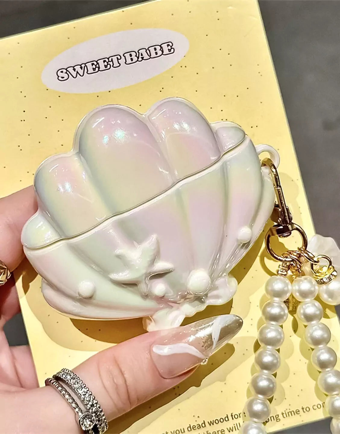 Lovely Seashell AirPods Case - URBANLUSA
