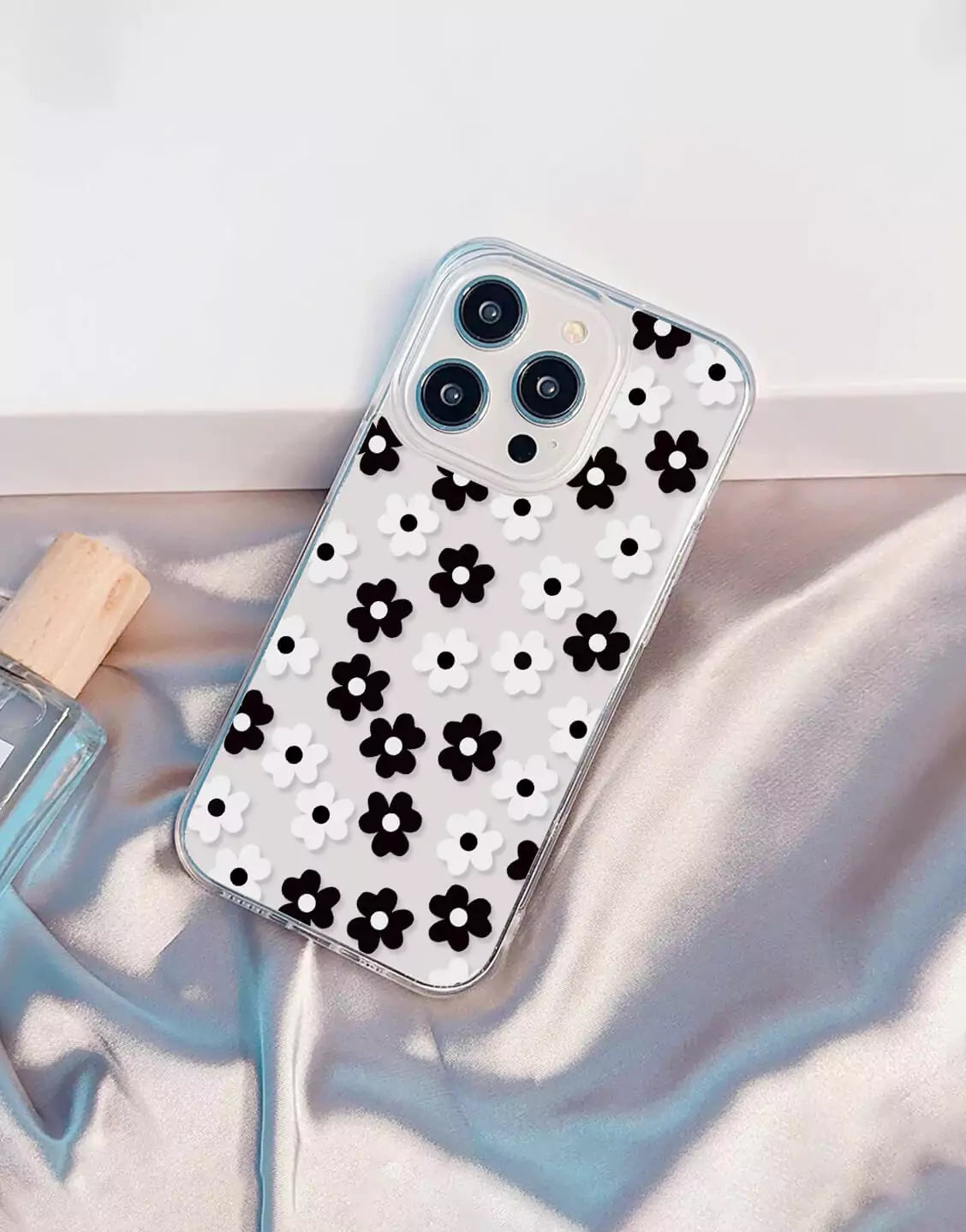 Black and White Flowers iPhone Case - URBANLUSA