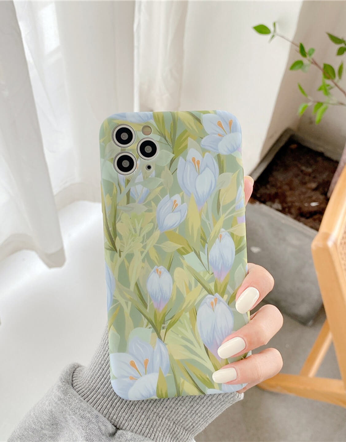 Vintage Spring Tulip Floral Aesthetic iPhone Case - URBANLUSA