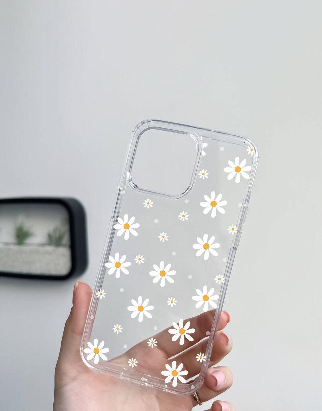 Daisy Aesthetic iPhone Case - URBANLUSA