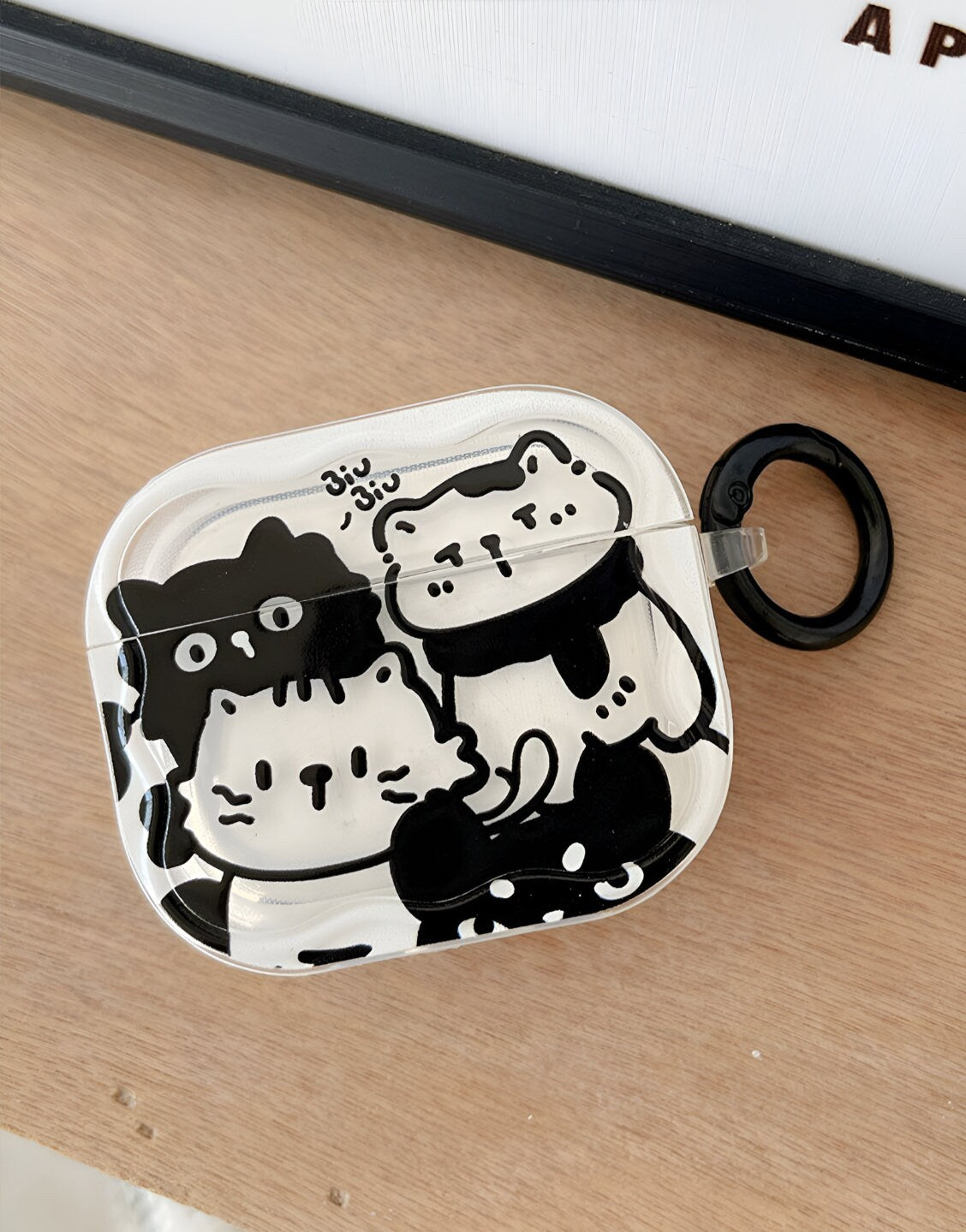 Wavy Cute Cat Lovers Airpods Case - URBANLUSA