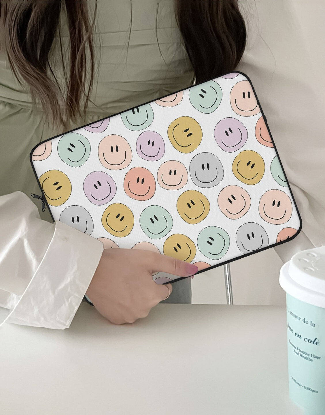 Aesthetic Smile Laptop Sleeve - URBANLUSA