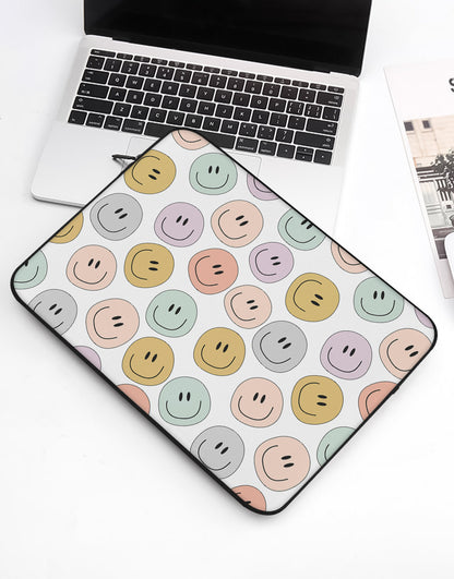 Aesthetic Smile Laptop Sleeve - URBANLUSA