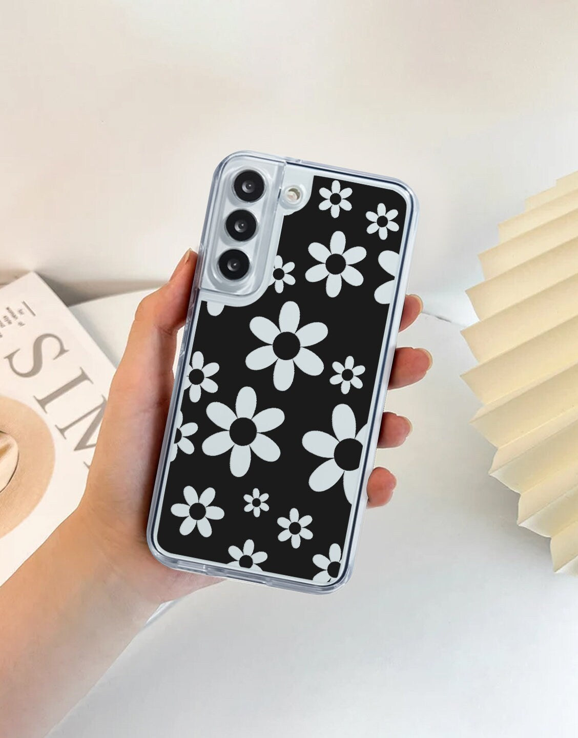 Black White Daisy Flower Phone Case iPhone / Samsung - URBANLUSA