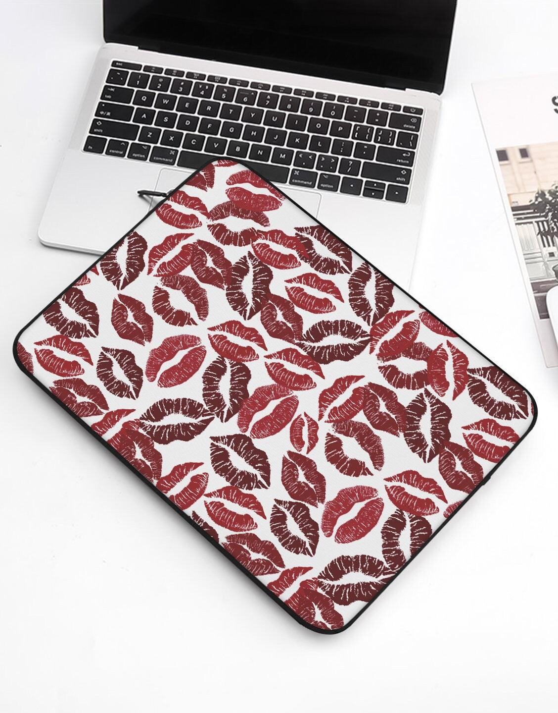 Y2K Aesthetic Kisses Laptop Sleeve - URBANLUSA