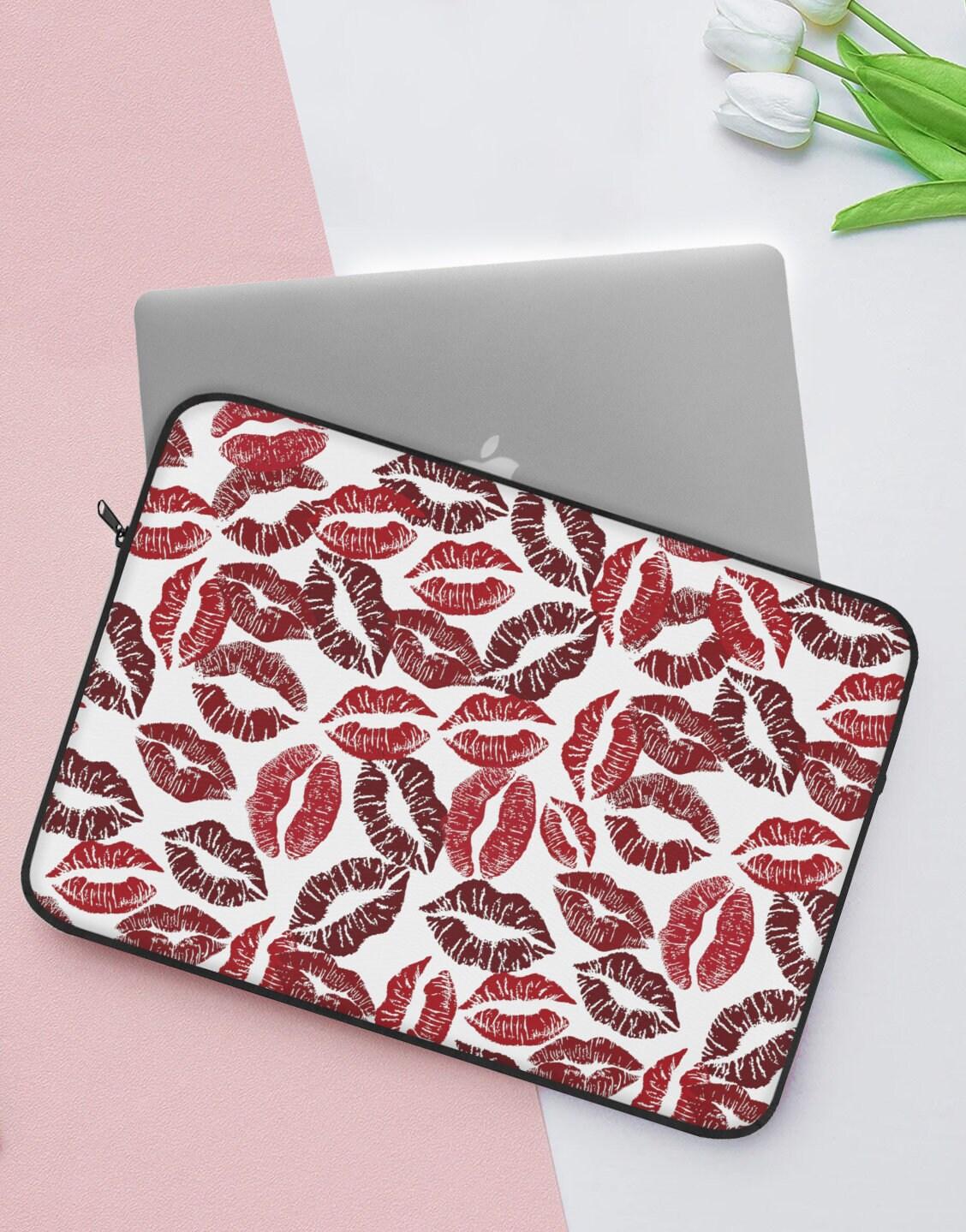 Y2K Aesthetic Kisses Laptop Sleeve - URBANLUSA