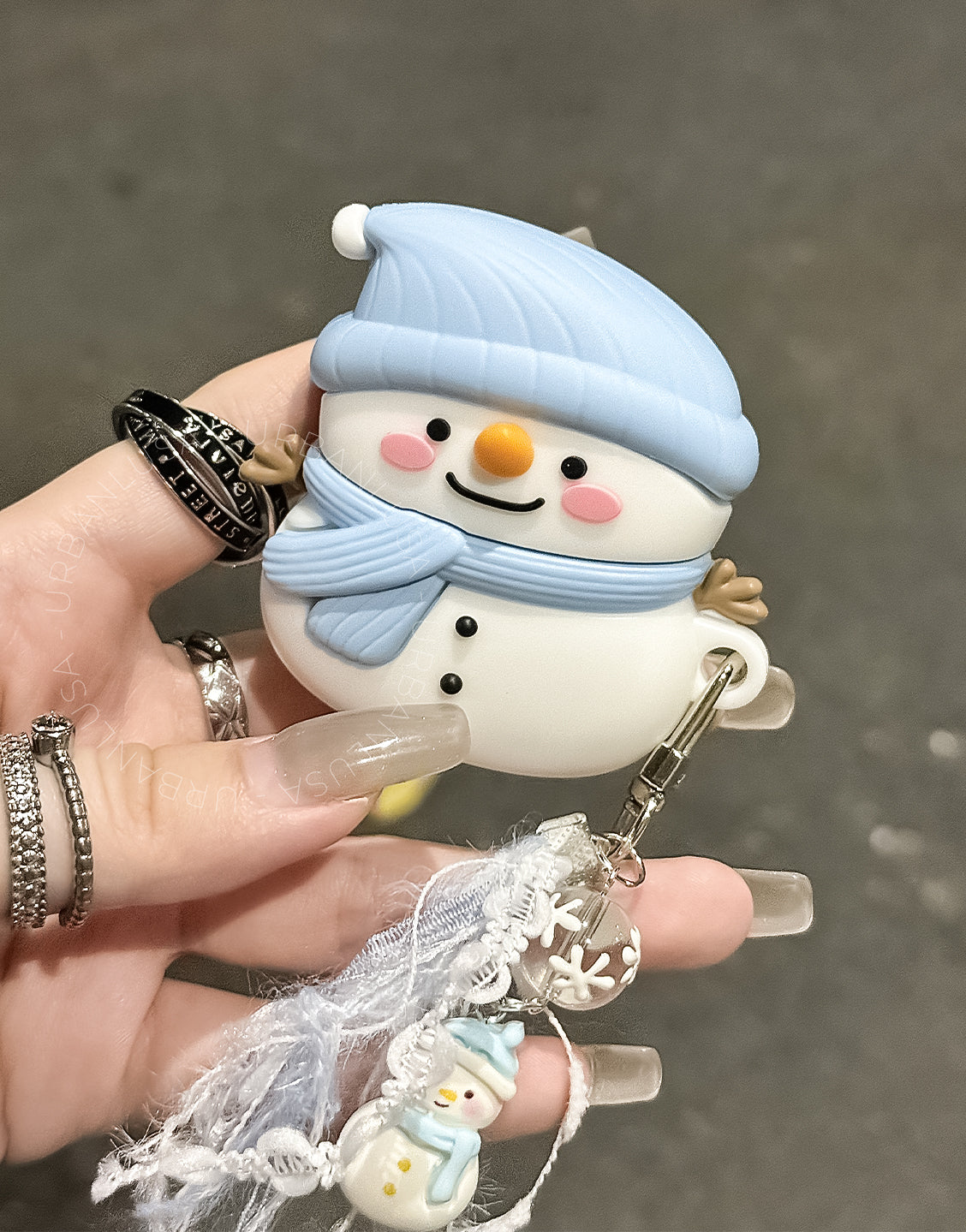 Cute Scarf Snowman AirPods Case with Snowman Tassel Pendant